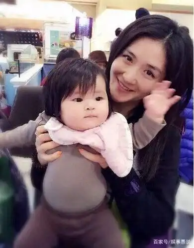 产后恢复困难_女明星生娃后遗症_女明星打喷嚏