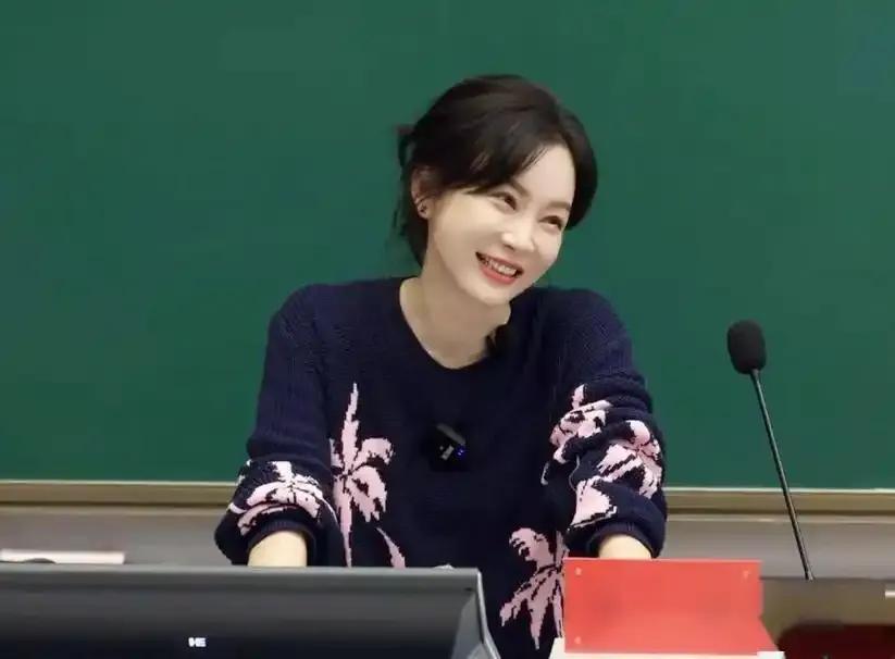 年轻时长得一般的女星_长发的女明星_年过40越来越有韵味的女星